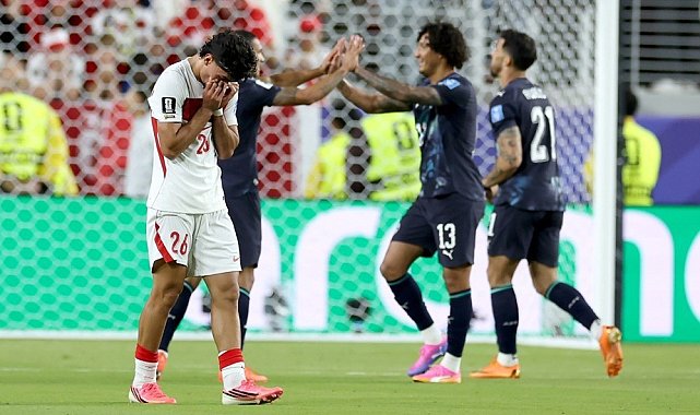 Milli futbolcular gözyaşlarını tutamadı
