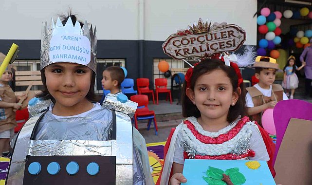 Miniklere bayat ekmekle yemek yapmayı öğrettiler