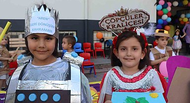 Miniklere bayat ekmekle yemek yapmayı öğrettiler