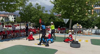 Miniklere uygulamalı trafik eğitimi