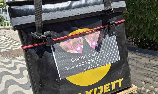 Motokuryeden gülümseten ve düşündüren uyarı: "Çok borcum var, sorry"