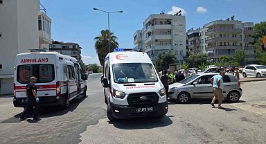 Motosiklet ile otomobil çarpıştı: 2 yaralı