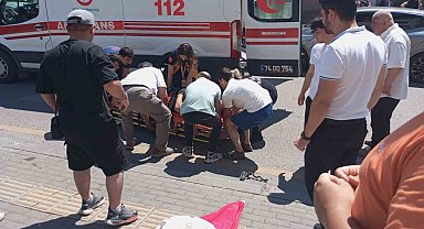 Motosiklet, otomobile çarptı: 1 Yaralı