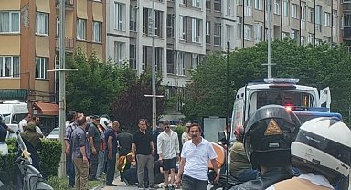 Motosikletin çarptığı 2 yaya yaralandı
