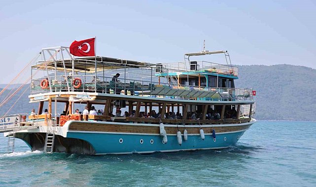 Muğla Büyükşehir Belediyesi şehit aileleri ve gazileri tekne gezisi düzenledi