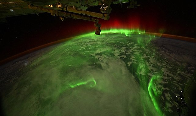 NASA astronotunun uzaydan görüntülediği kutup ışıkları mest etti