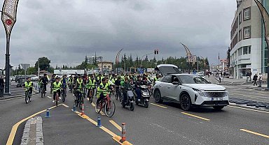 Niğde'de yüzlerce bisiklet tutkunu sağlıklı yaşam için pedal çevirdi