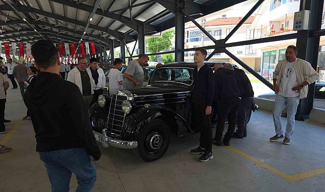 Nostalji otomobil tutkunları Düzce'de buluştu