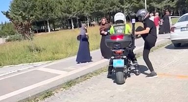 Öğrenciler, polisler tarafından sınava yetiştirildi