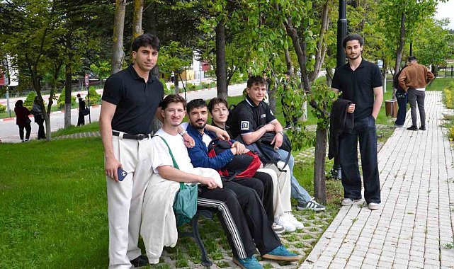 Öğrenciler tarihi ve kampüs alanlarını gezdi