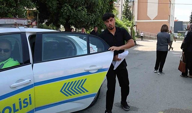 Örnek olmak için 6'ncı kez üniversite sınavına girdi, kimliğini unutan öğrenci ise polislerin yardımına rağmen sınava yetişemedi