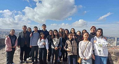Ortaokul öğrencilerinin 2,5 yıllık emekle hazırladığı kitap ve dergi yayımlandı