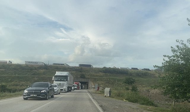 Osmaniye'de 6 ağır tonajlı aracın karıştığı kazada 2 kişi yaralandı