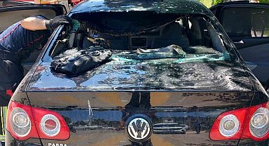 Osmaniye'de otomobilde çıkan yangın itfaiyenin müdahalesiyle söndürüldü