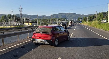 Otomobil hafif ticari araca arkadan çarptı, 1 kişi yaralandı