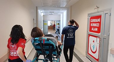 Otomobil şarampole yuvarlandı: 3 yaralı