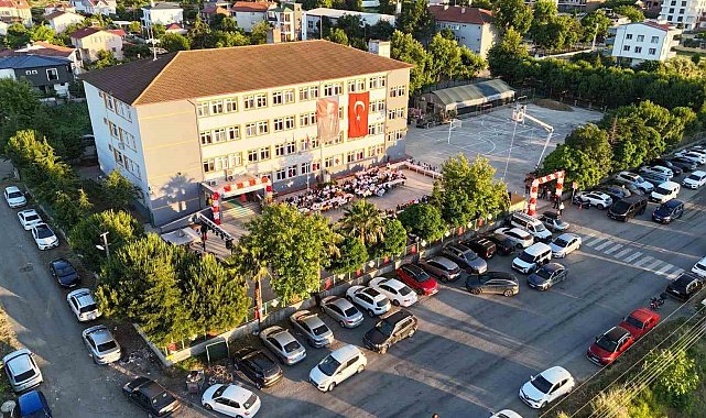 Özel öğrencilerin mezuniyet sevinci