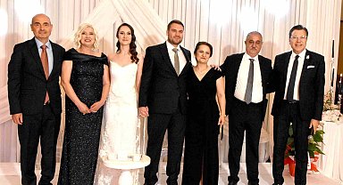 Özyapar ve Handır ailelerinin mutlu günü