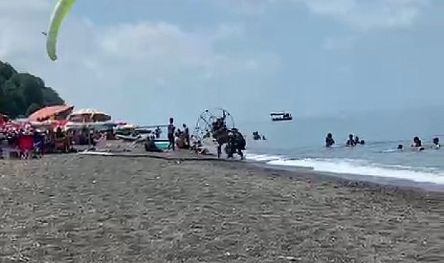 Plajda kontrolden çıkan motorlu paraşüt kalabalığa daldı: 3 yaralı