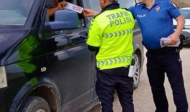 Polis ekipleri araçları tek tek bilgilendirdi