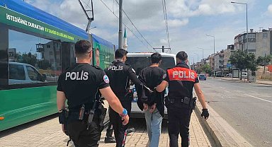 Polisi görünce kaçmak istedi, 34 dosyadan 23 yıl hapis cezası ile arandığı ortaya çıktı