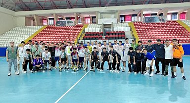 Porsuk Spor Salonu'nda 2. Küme Futsal Genç A Erkekler müsabakaları tamamlandı