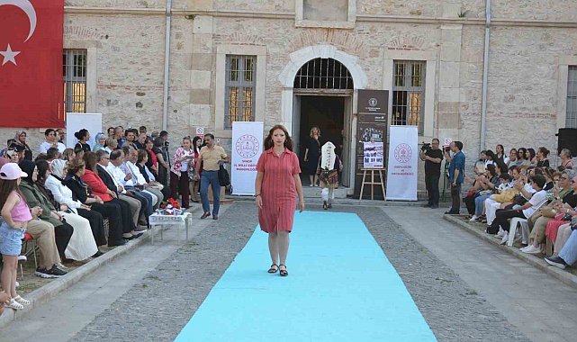 "Sinop Kırmızısı" defilesine büyük ilgi