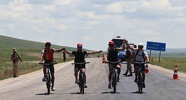 "Terörsüz Türkiye" için 20 km pedal çevirdiler