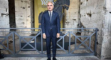 "Troya Sergisi" 221 eserle Roma'da