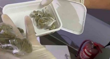 Sakarya'da kiraladıkları ofisi uyuşturucu ticaretinde kullanan 2 şahıs tutuklandı