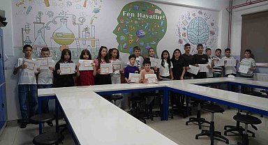 Samsun'da 13 ikiz öğrencinin karne heyecanı