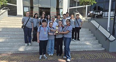 Sarıgöl Şehit Esin Akay Ortaokulu Manisa üçüncüsü oldu