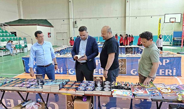 Sarıgöl'de binlerce kitap öğrencilerle buluştu