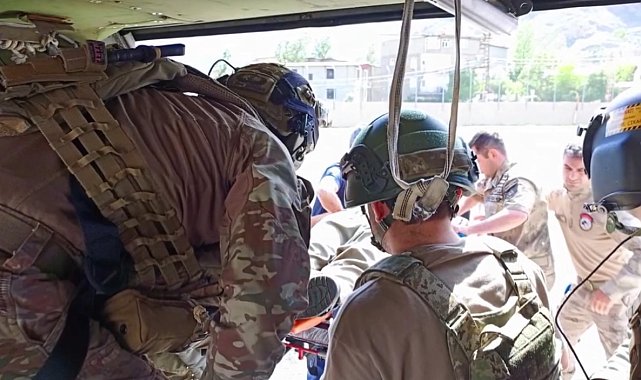 Sarp arazide hayatını kaybeden vatandaşın cenazesi helikopterle alındı