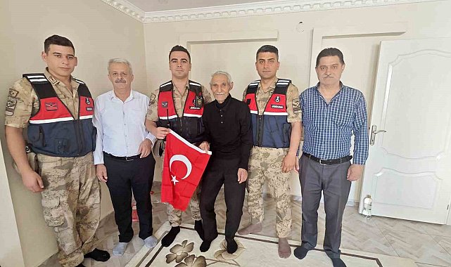 Sason'da şehit babalarına Babalar Günü ziyareti