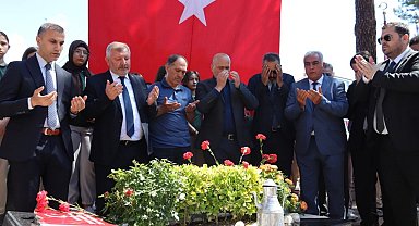 Şehit Öğretmen Şenay Aybüke Yalçın şehadetinin 9. yıl dönümünde kabri başında anıldı