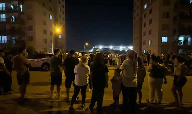 Serik'te site sakinlerinden aidat ve hizmet protestosu