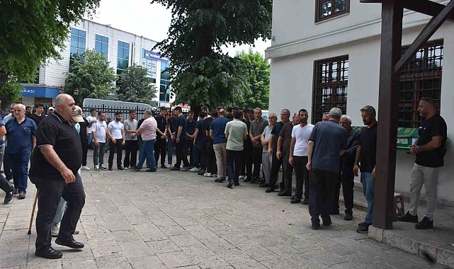 Serinlemek için girdiği derede boğulan genç son yolcuğuna uğurlandı