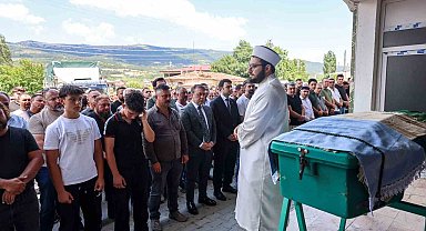 Sevilen muhtar son yolculuğuna uğurlandı