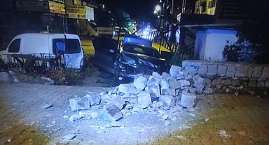 Seyir halindeki otomobile açılan ateşte başından vurulan kadın hayatını kaybetti