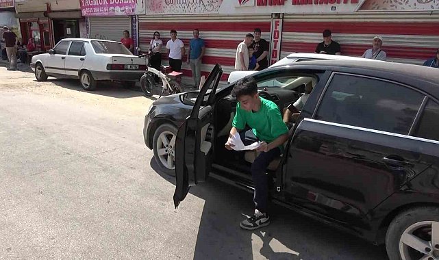 Sınava 1 dakika kala yetişti, aracının el frenini çekmeden araçtan fırlayıp okula koştu