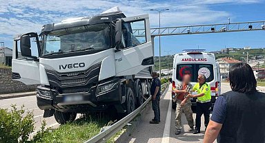 Sinop'ta kamyon sürücüsü direksiyon başında fenalaştı: 1 yaralı
