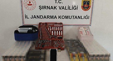 Şırnak'ta jandarma ekipleri 18 milyon 764 bin liralık kaçak malzeme ele geçirildi