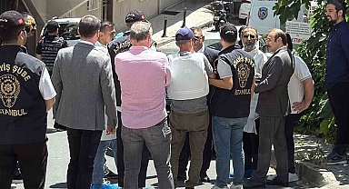 Şişli Fulya'daki evinin önünde 24 Mart 2016 günü silahlı saldırıya uğrayan Mezdeke grubu üyesi Aynur Kanbur'un ölümüyle ilgili olay yerinde keşif yapılıyor. Cinayeti itiraf eden Bülent Gündüz'ün de olay yerinde bulunduğu öğrenildi.