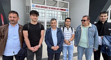 Sivas'ta üniversite adayları sınav heyecanını prova ile attılar
