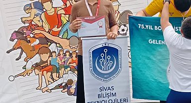 Sivaslı okçu Türkiye kürsüsünde