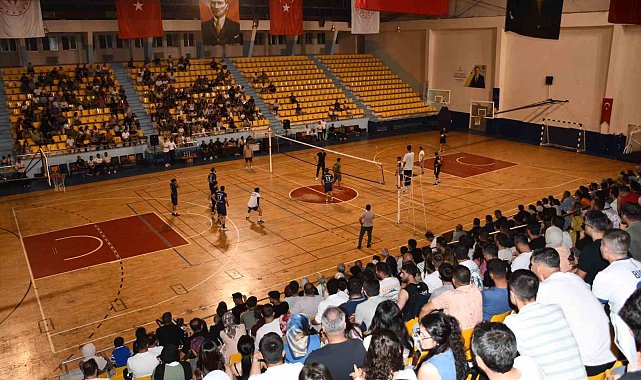 Siverek'te öğretmenler arası voleybol turnuvası tamamlandı