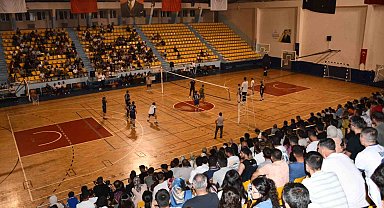 Siverek'te öğretmenler arası voleybol turnuvası tamamlandı