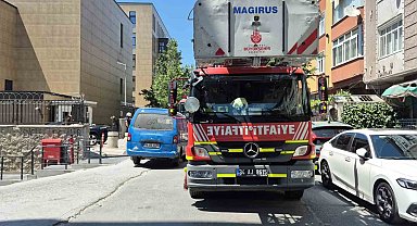 Sultangazi'de meslek yüksek okulunda yangın