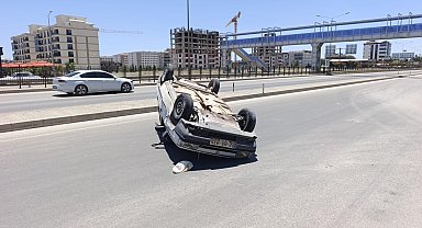 Takla atan otomobilin sürücüsü yaralandı